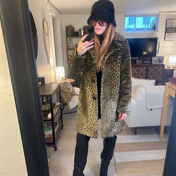 Moda International Concepts Animal Print Teddy Jacket - Picture 6 of 7